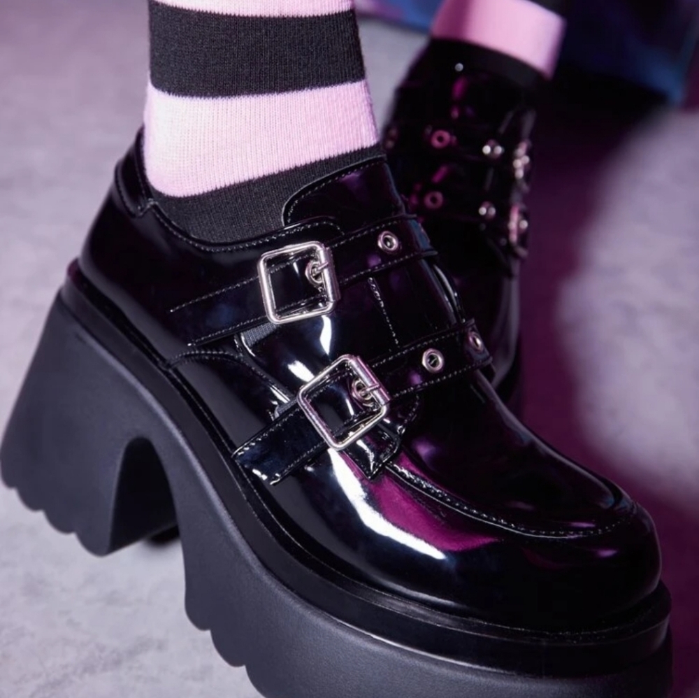 Women's Platforms Size 6
